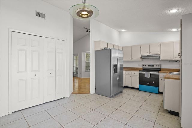 126 SPANISH MOSS COURT, Orlando, FL 32828