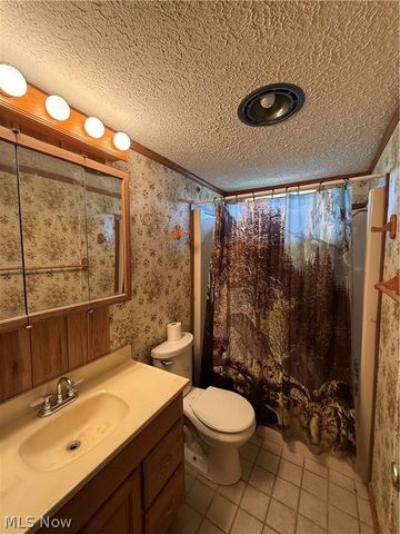 1129 Oak Grove Road, Waverly, WV 26184