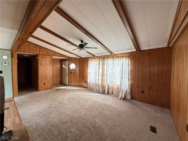 1129 Oak Grove Road, Waverly, WV 26184