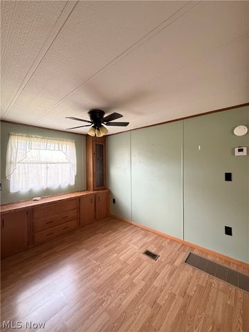 1129 Oak Grove Road, Waverly, WV 26184