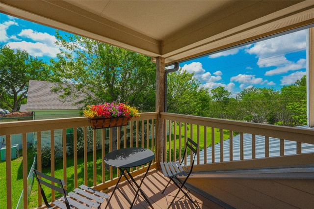 201 E Eggleston ST, Manor, TX 78653