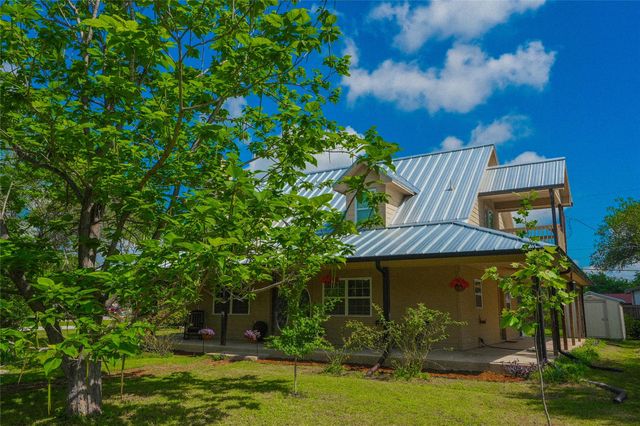201 E Eggleston ST, Manor, TX 78653