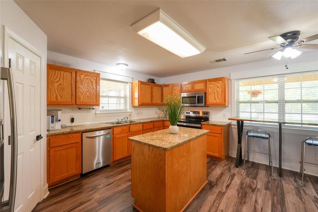 201 E Eggleston ST, Manor, TX 78653