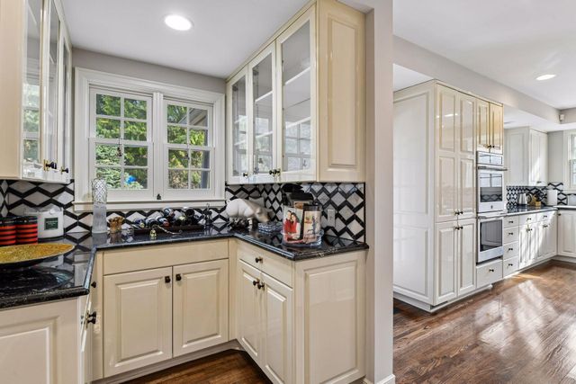 12 Merilane Avenue, Edina, MN 55436