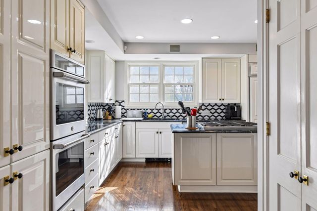 12 Merilane Avenue, Edina, MN 55436