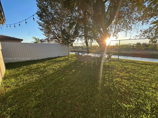 18576 SW 136th Ct, Miami, FL 33177