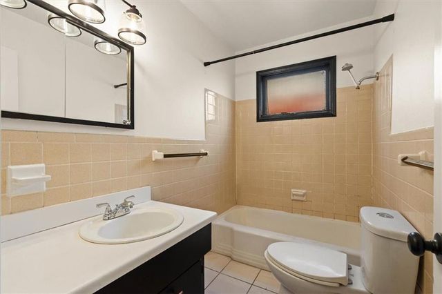 825 E 75th Street, Kansas City, MO 64131