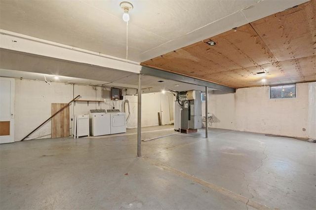 825 E 75th Street, Kansas City, MO 64131