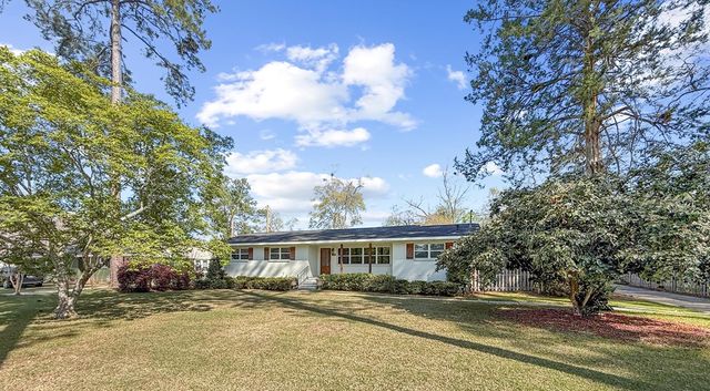 1700 Haisten Dr, Dothan, AL 36301