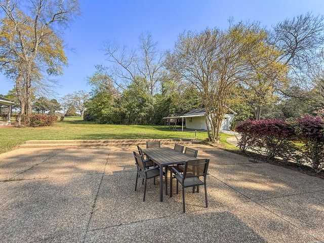 1700 Haisten Dr, Dothan, AL 36301