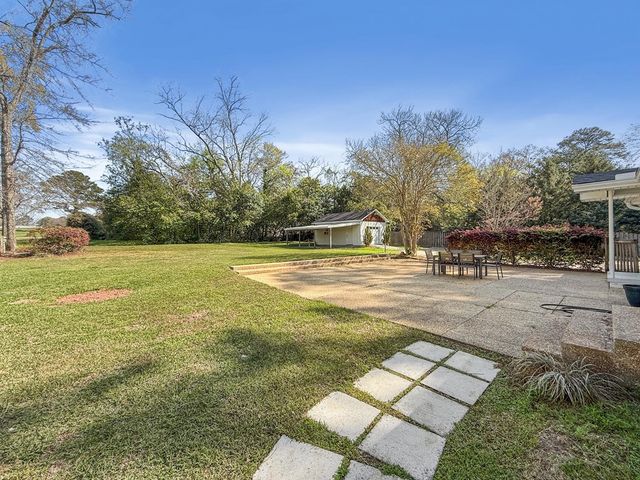 1700 Haisten Dr, Dothan, AL 36301