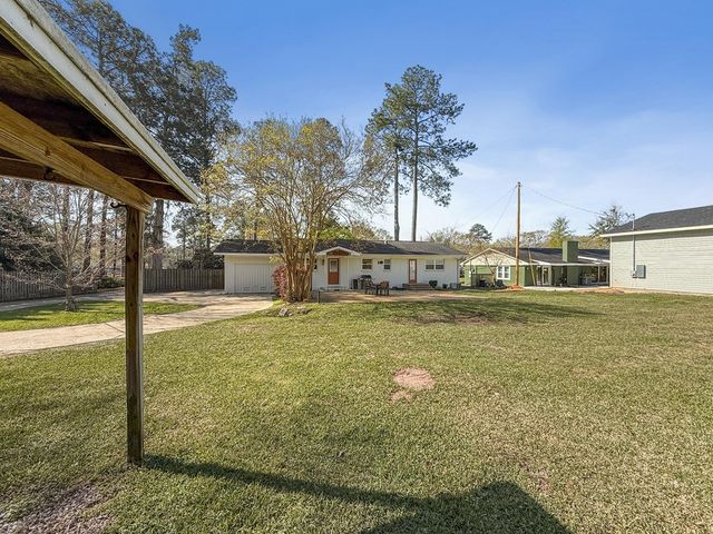 1700 Haisten Dr, Dothan, AL 36301