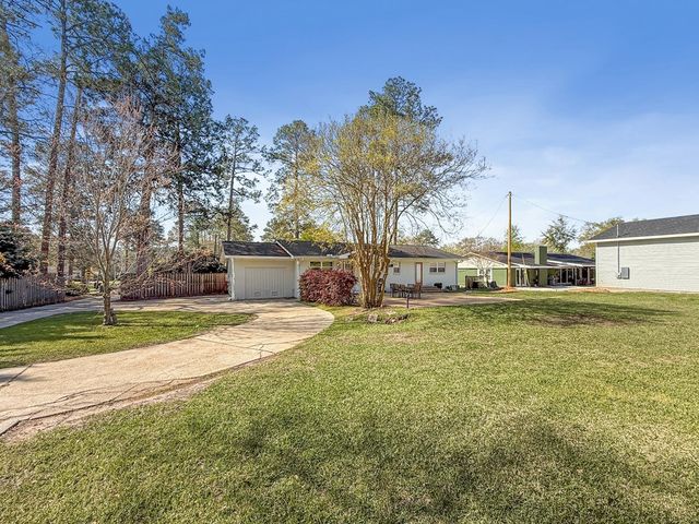 1700 Haisten Dr, Dothan, AL 36301