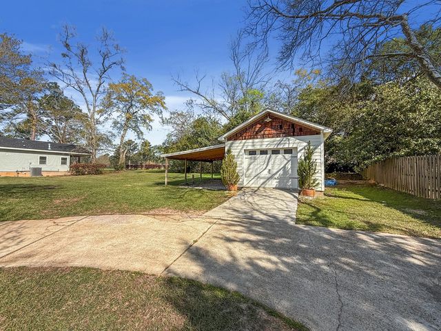 1700 Haisten Dr, Dothan, AL 36301