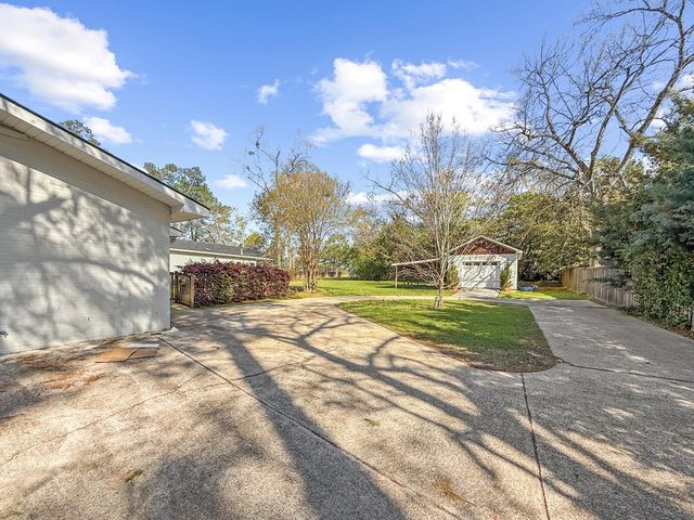 1700 Haisten Dr, Dothan, AL 36301