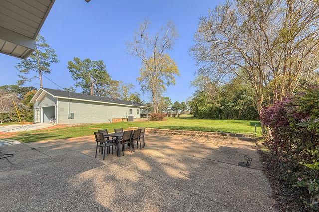 1700 Haisten Dr, Dothan, AL 36301