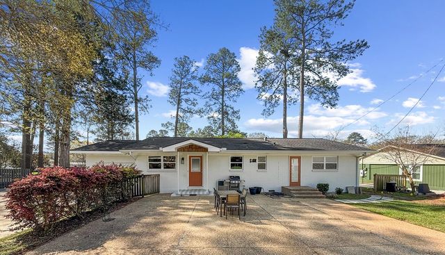 1700 Haisten Dr, Dothan, AL 36301