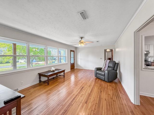 1700 Haisten Dr, Dothan, AL 36301