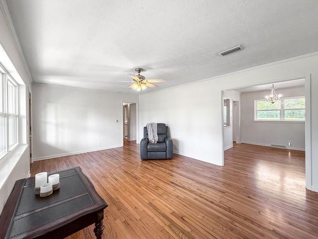 1700 Haisten Dr, Dothan, AL 36301