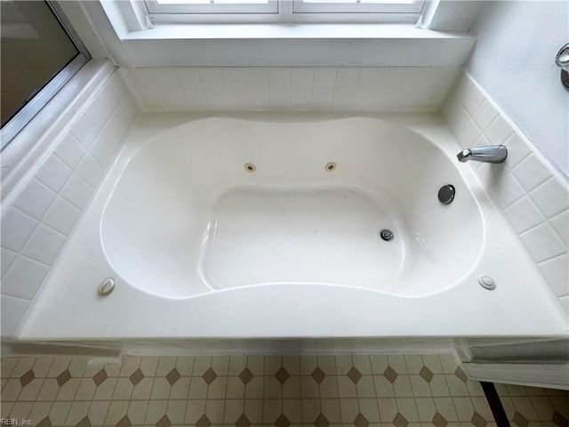 1504 Chateau Run CT, Virginia Beach, VA 23456