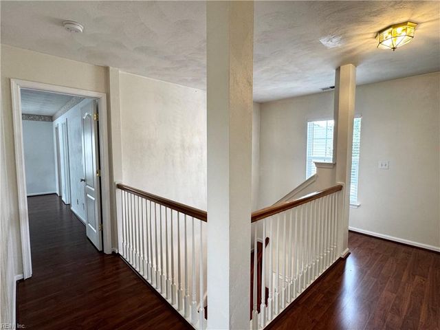 1504 Chateau Run CT, Virginia Beach, VA 23456
