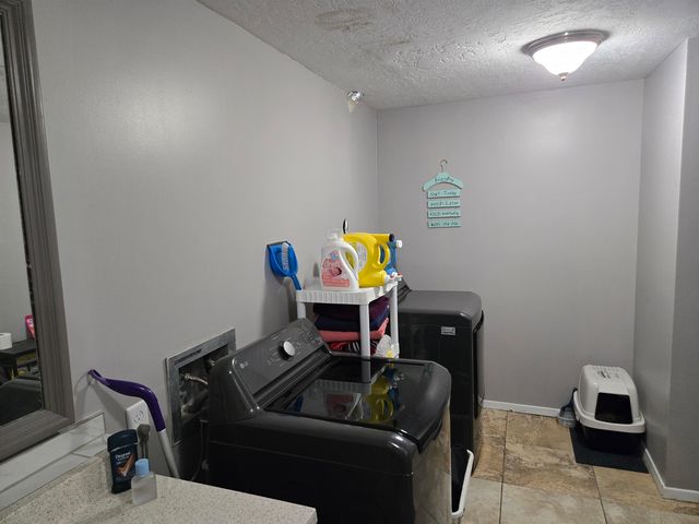 11210 W Taylor St, Wichita, KS 67212