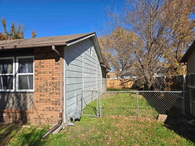 11210 W Taylor St, Wichita, KS 67212