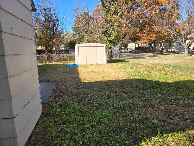 11210 W Taylor St, Wichita, KS 67212