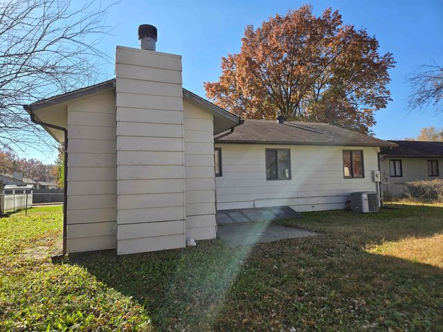 11210 W Taylor St, Wichita, KS 67212