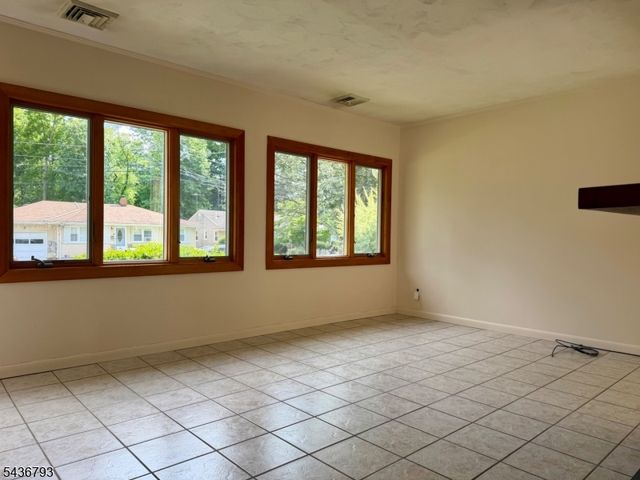 883 Milton Blvd, Rahway City, NJ 07065