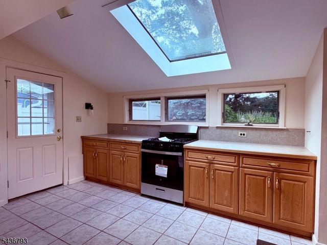 883 Milton Blvd, Rahway City, NJ 07065