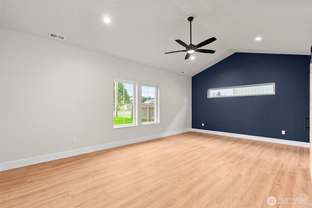 1421 W Main Street, Elma, WA 98541