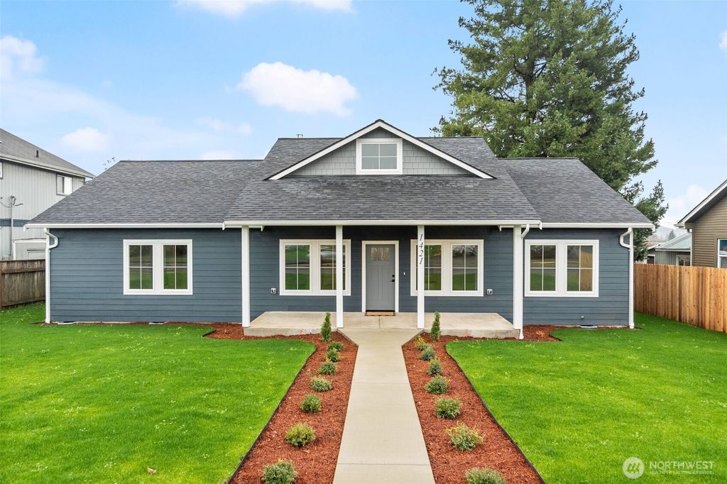 1421 W Main Street, Elma, WA 98541