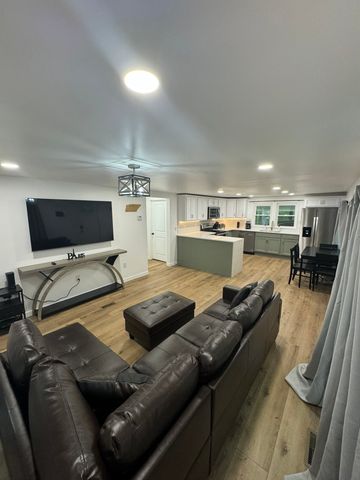 710 Third St, Paris, TN 38242