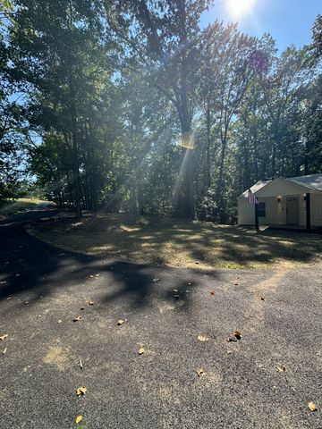 710 Third St, Paris, TN 38242