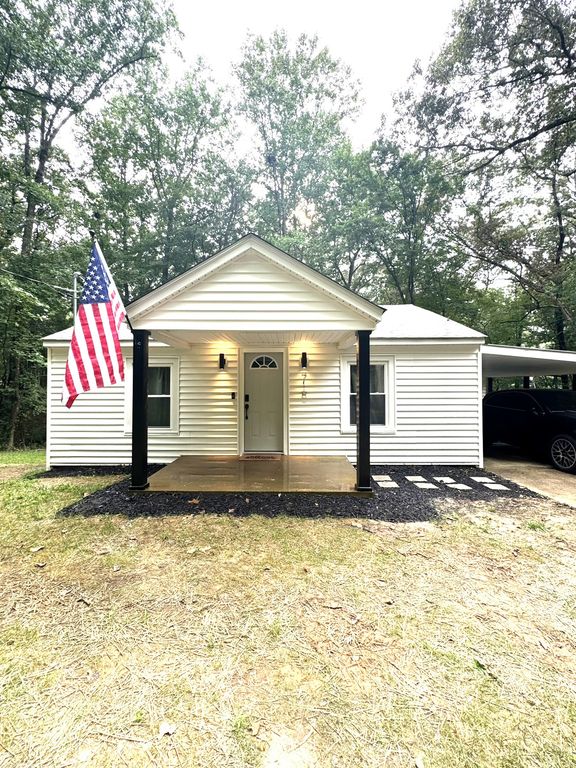 710 Third St, Paris, TN 38242