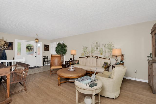 8861 Valley Circle Drive, Florence, KY 41042