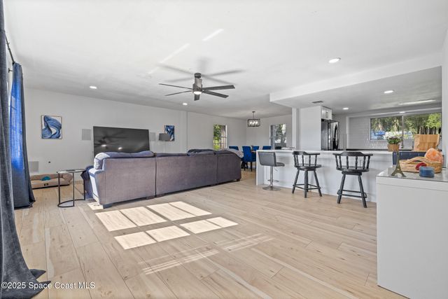 1274 Cimarron Circle NE, Palm Bay, FL 32905