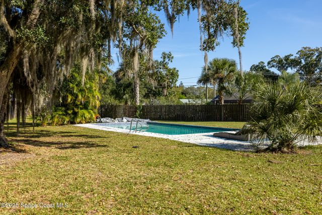 1274 Cimarron Circle NE, Palm Bay, FL 32905