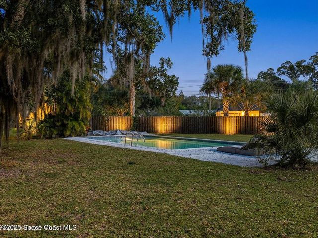 1274 Cimarron Circle NE, Palm Bay, FL 32905