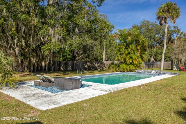 1274 Cimarron Circle NE, Palm Bay, FL 32905