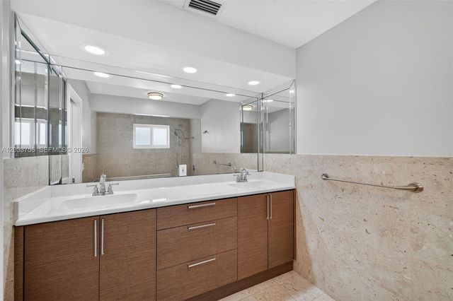 313 SE 6th St, Dania Beach, FL 33004