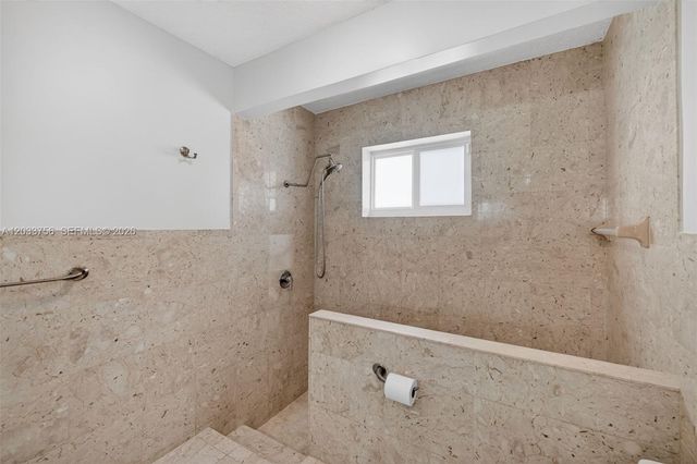 313 SE 6th St, Dania Beach, FL 33004