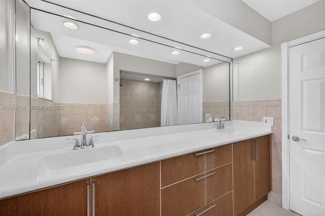 313 SE 6th St, Dania Beach, FL 33004