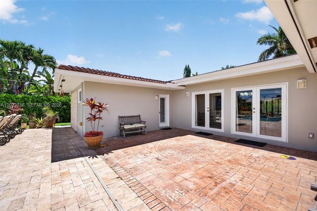 313 SE 6th St, Dania Beach, FL 33004