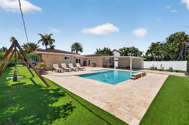 313 SE 6th St, Dania Beach, FL 33004