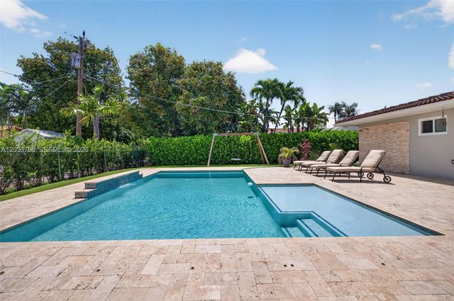 313 SE 6th St, Dania Beach, FL 33004