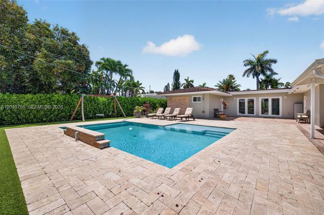 313 SE 6th St, Dania Beach, FL 33004