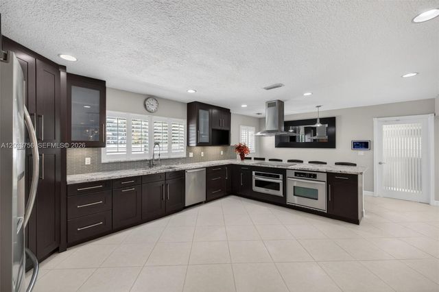 313 SE 6th St, Dania Beach, FL 33004