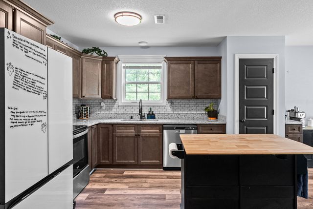 1691 Hugh Hunter Rd, Oak Grove, KY 42262